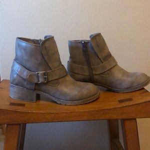 Madden Girl Gray Boots size 9